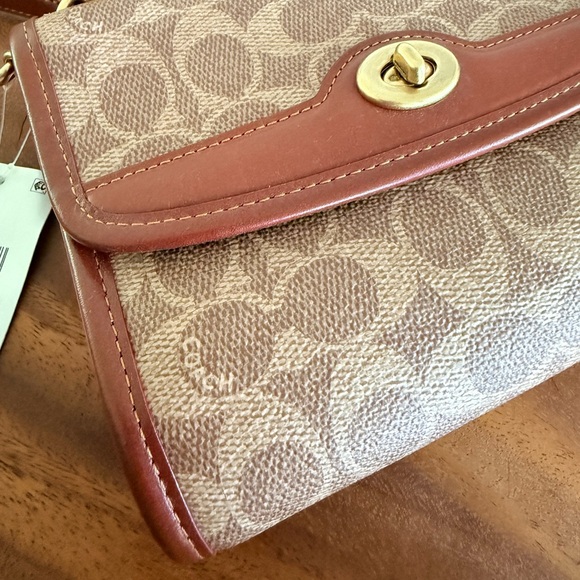 COACH Kiplock Crossbody in Signature Canvas B4/Tan Rust C4204 NWT OS - Picture 2 of 10